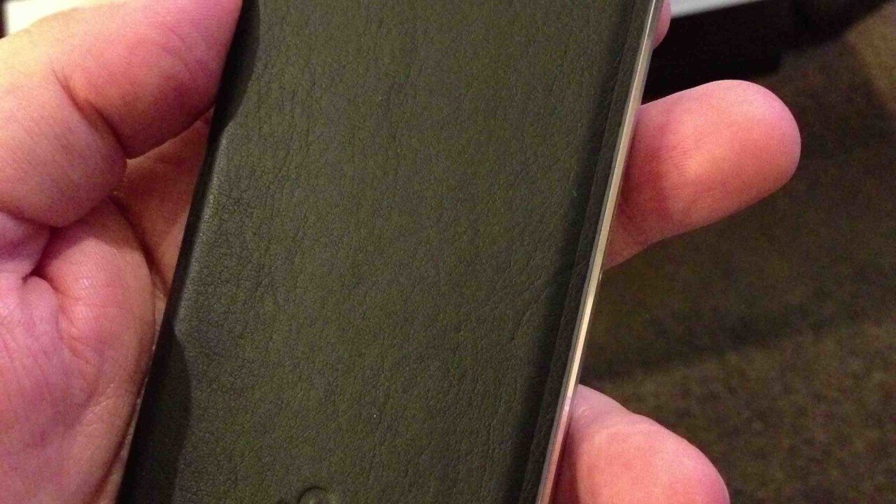 Twelve South debuts slim, attractive SurfacePad wrap for iPhone