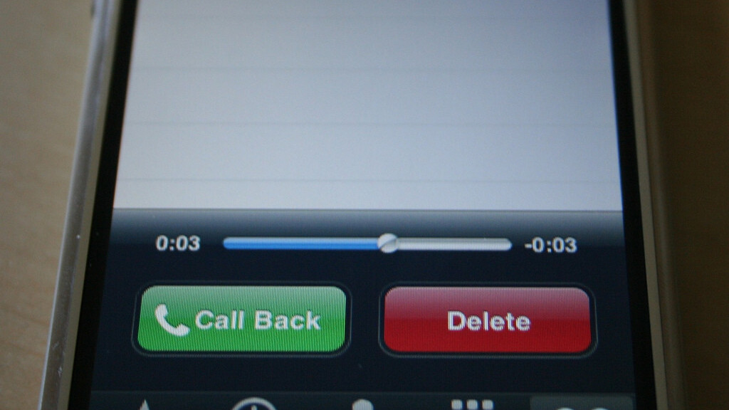 EE activates Visual Voicemail for UK iPhone 5 owners, but only on 4G plans