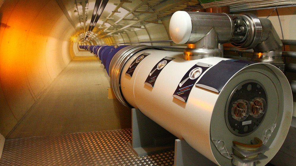 Peering into the Large Hadron Collider: Google Street View arrives at CERN