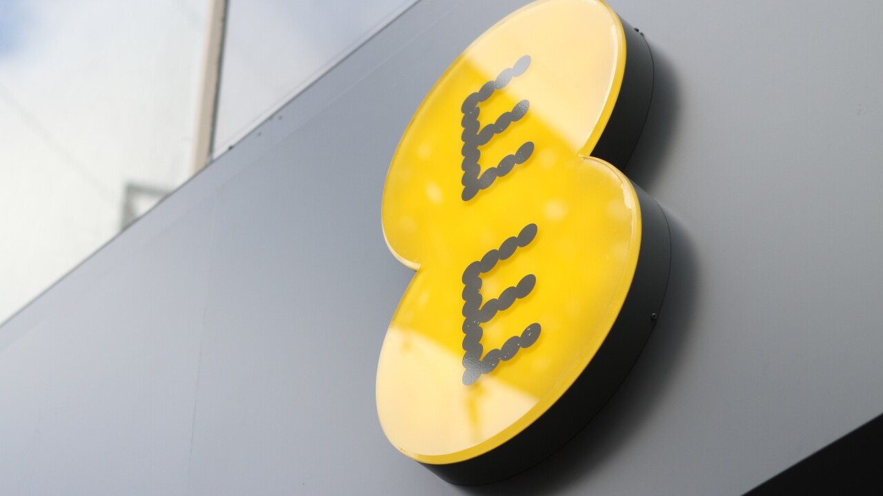 EE refocuses its retail strategy, plans to close 78 of its UK high street stores by May