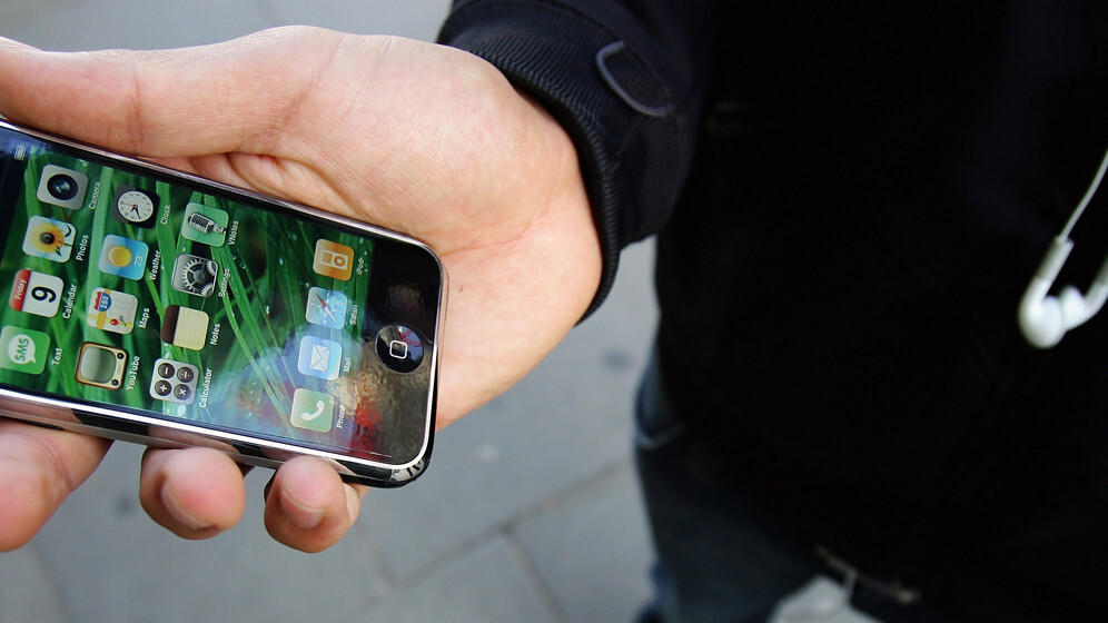 Mobile phone theft soars to 300 a day in London, iPhones count for half