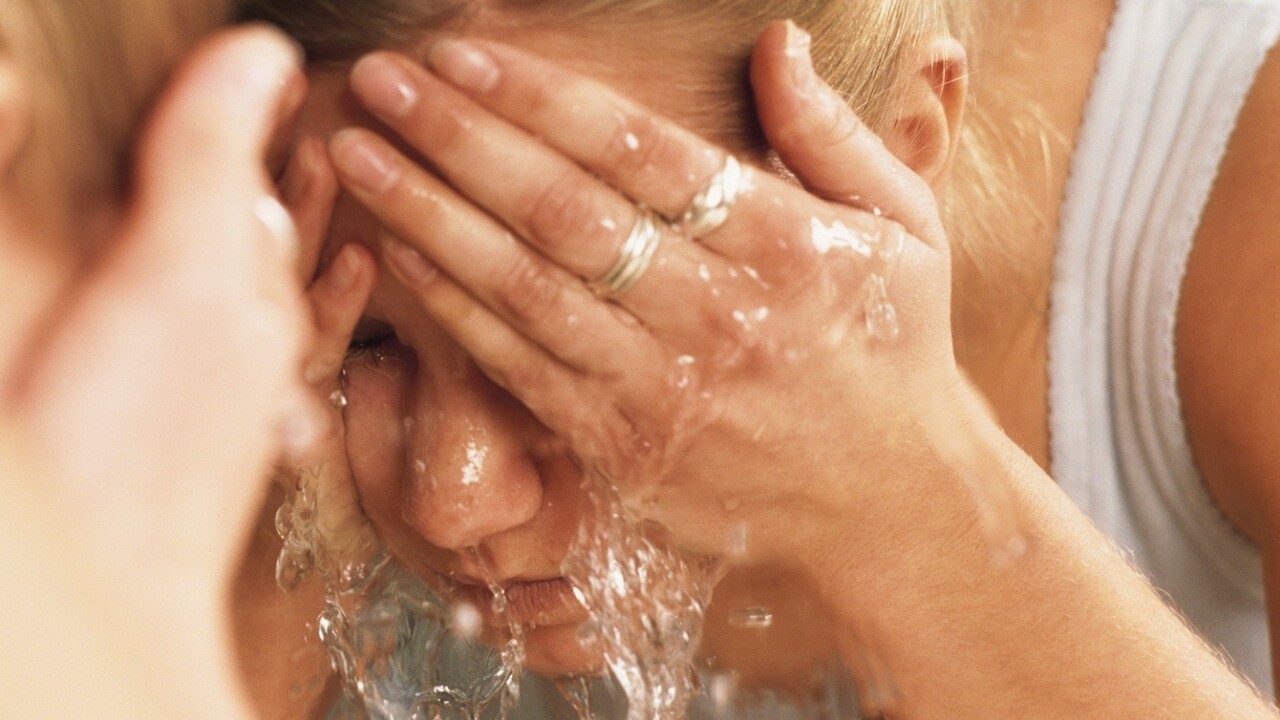 FaceWash helps you remove profanities from your Facebook profile