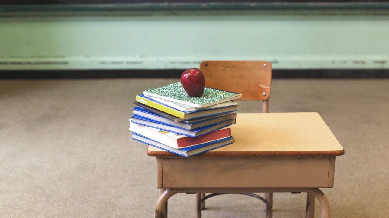 SlugBooks, the Kayak for college textbooks, has arrived in Canada