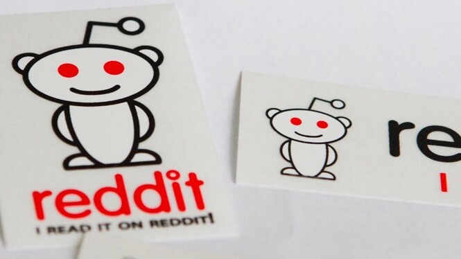 The Redditlet bookmarklet brings the best of Reddit to the website you are current reading