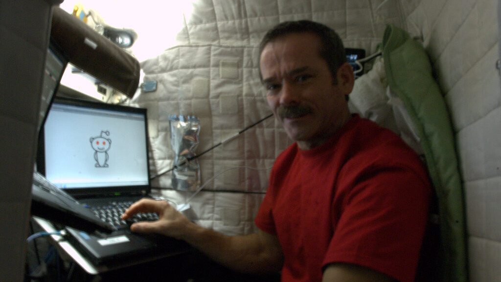 ISS Astronaut Chris Hadfield’s Reddit AMA is out of this world