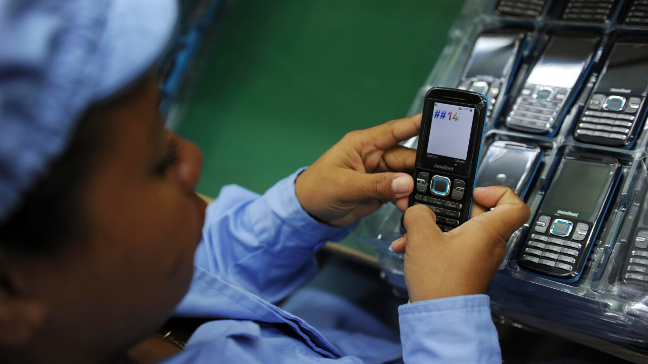 IDC: Smartphone shipments to overtake feature phones worldwide in 2013