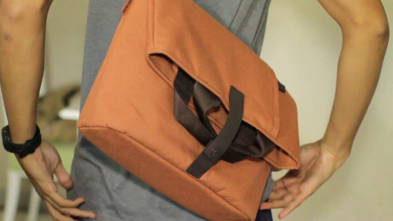 Bluelounge Postal Bag review — A convertible carrier for your quick trip or all-day journey