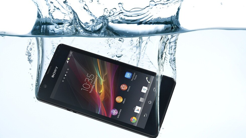 Sony announces the Xperia ZR, a 4G smartphone that can take photos/videos 1.5m under water