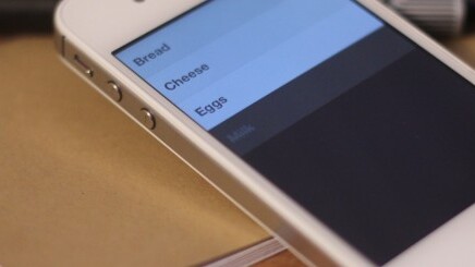 Simple to-do list app Clear updated for iPhone and Mac so users can share lists by email