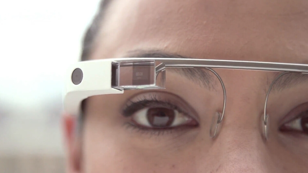 This Google Glass tutorial video gives the rest of us a peek behind the lens