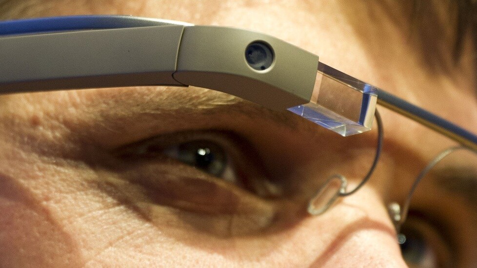 Google Glass update adds Google+ notifications, saves on resources by limiting background downloads