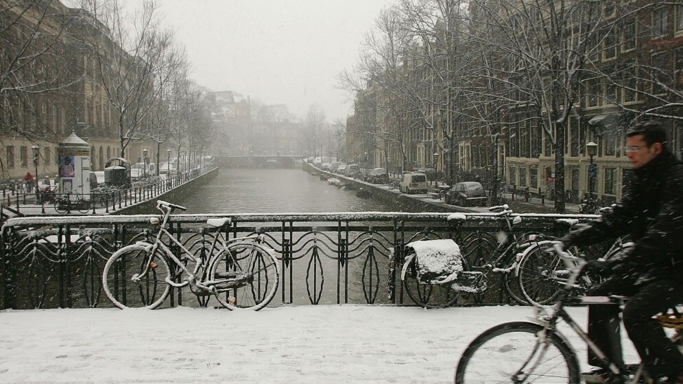 Amsterdam adopts new private rental policy that benefits Airbnb hosts and the sharing economy
