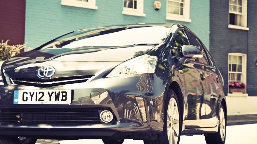 Lower-cost UberX taxi service comes to London with professional drivers, not ride-sharing