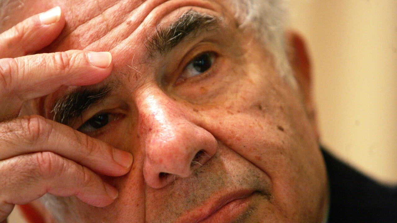 Will having activist investor Carl Icahn as a shareholder hurt Apple in the long-run?