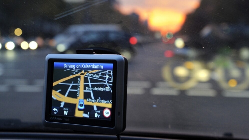 Pioneer NavGate augmented reality sat nav overlays 30-inch image over the road ahead