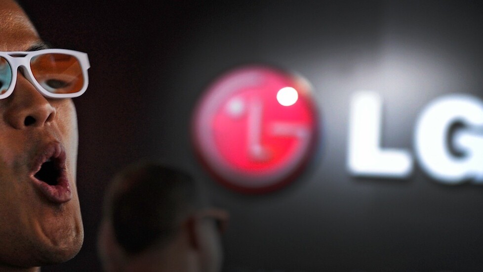 LG’s curved G Flex smartphone is landing in Europe next month