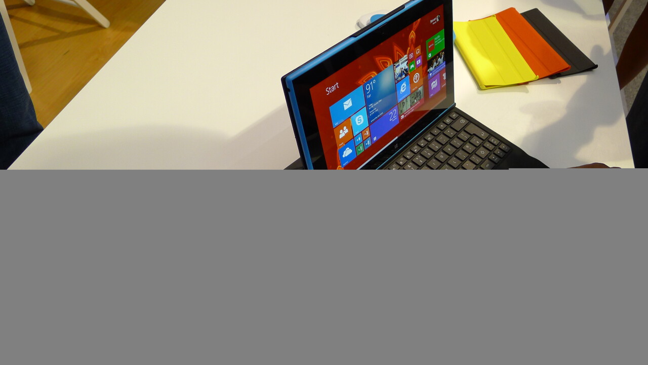 Nokia Lumia 2520 hands-on: Does this 10.1″ Windows RT 8.1 tablet deserve your attention?