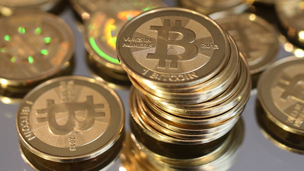 Google and Yahoo Finance now show the price of Bitcoin