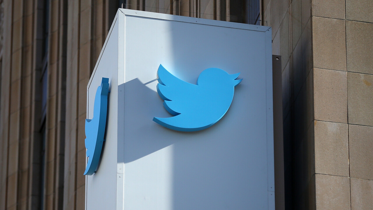 Twitter updates iOS, Android apps with photo sharing via DM and swipe to change timelines