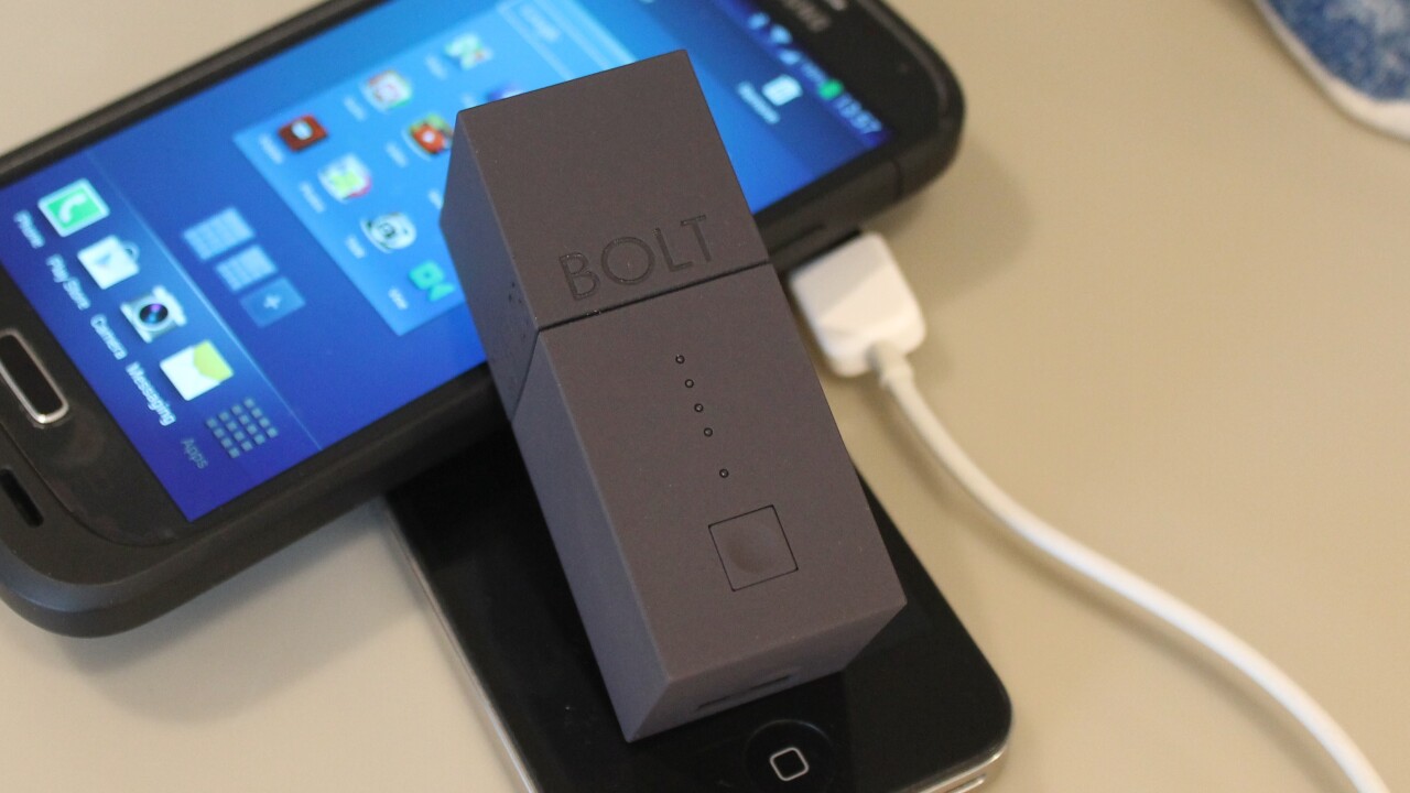 The Fluxmob Bolt: A tiny wall-charger and backup battery that packs a punch