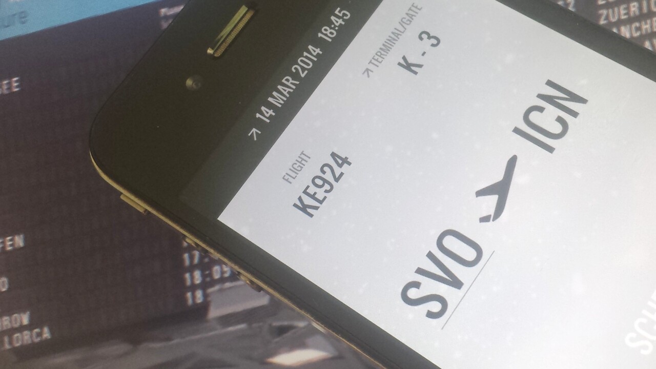 This gorgeous iPhone app displays real-time flight status and corresponding weather conditions