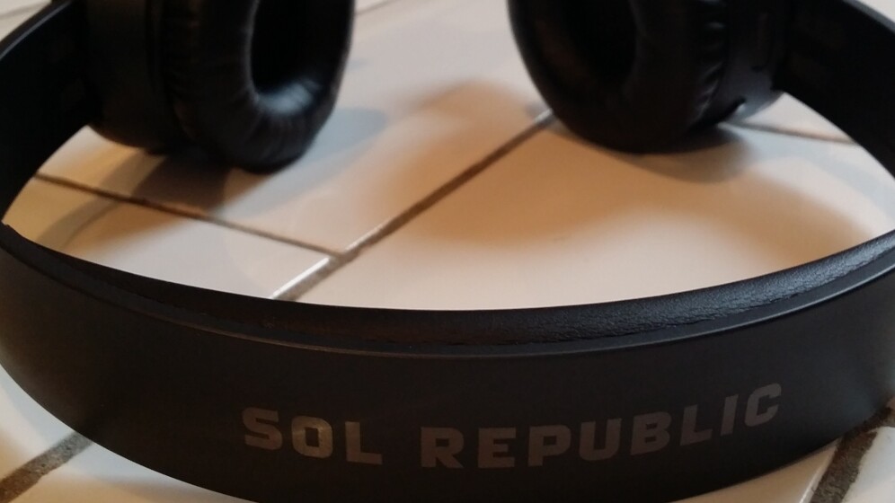 Sol Republic Tracks Air review: Wireless headphones with punch and longevity