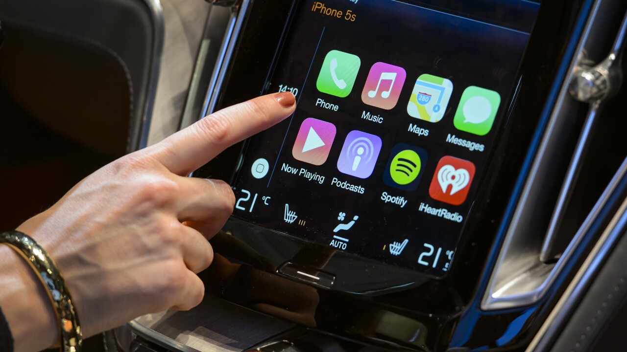 Apple adds 9 more auto makers, including Audi, Chrysler and Dodge, to its CarPlay program