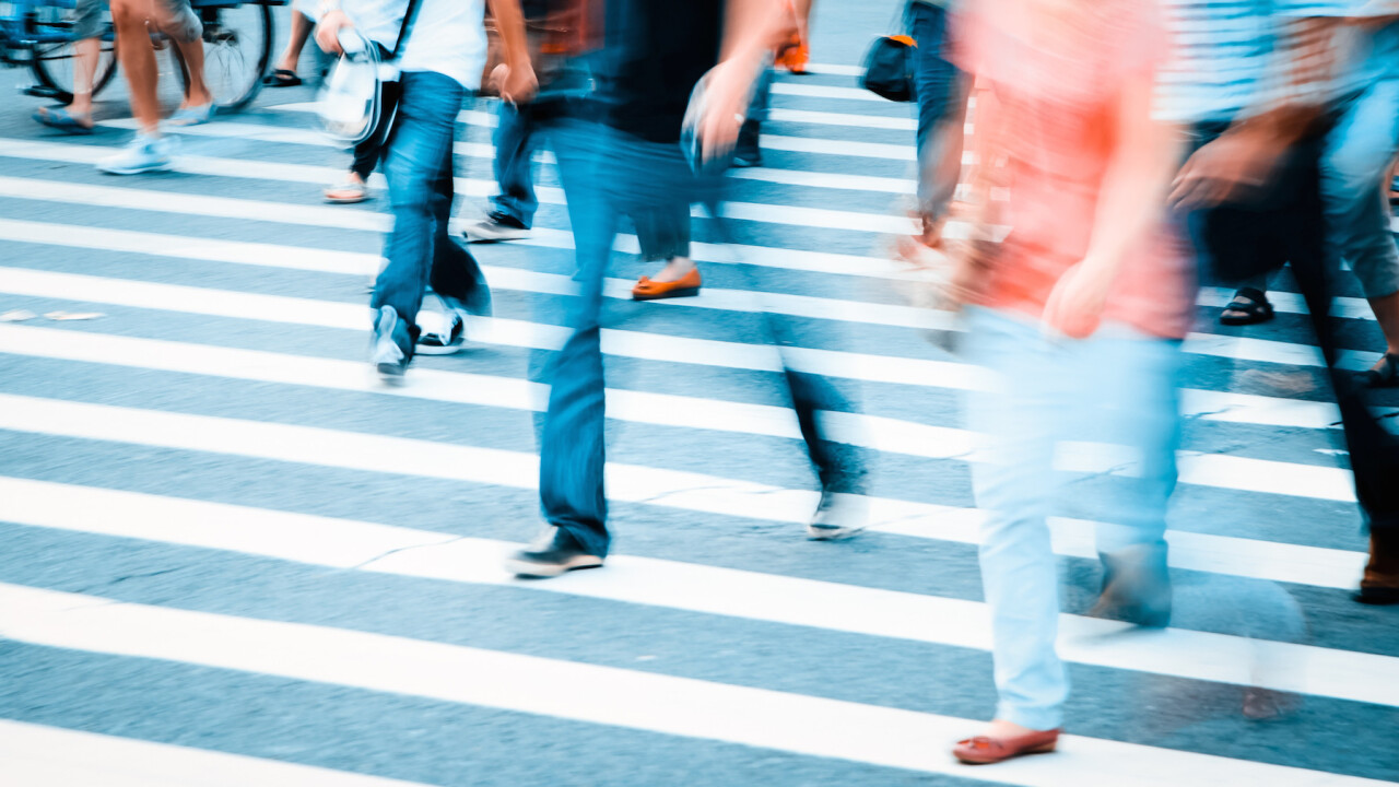 Hawaiian bill bans texting while crossing the road