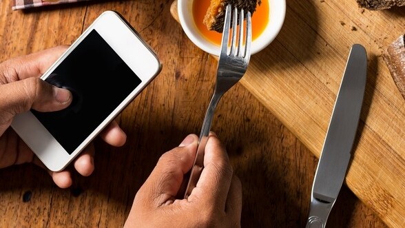 DinnerTime app forces your kids from their phones and asks them to eat with the rest of the family