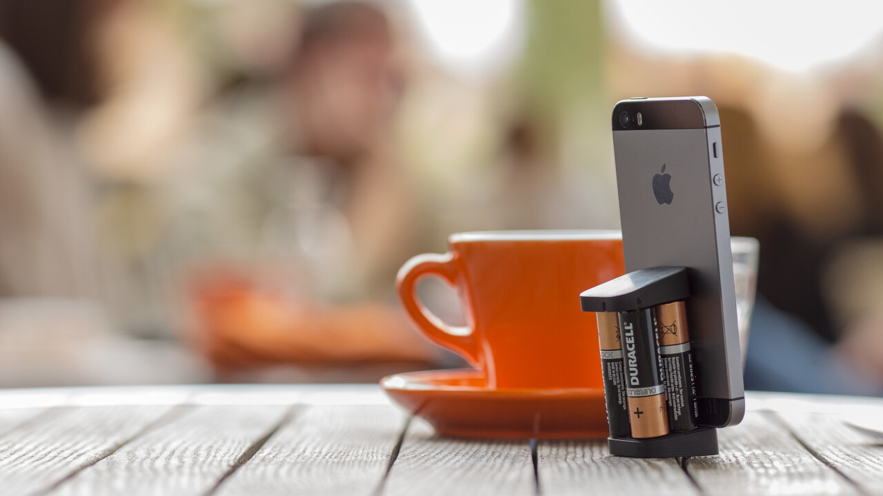 Oivo hits Kickstarter with a tiny iPhone charger powered by four AA batteries