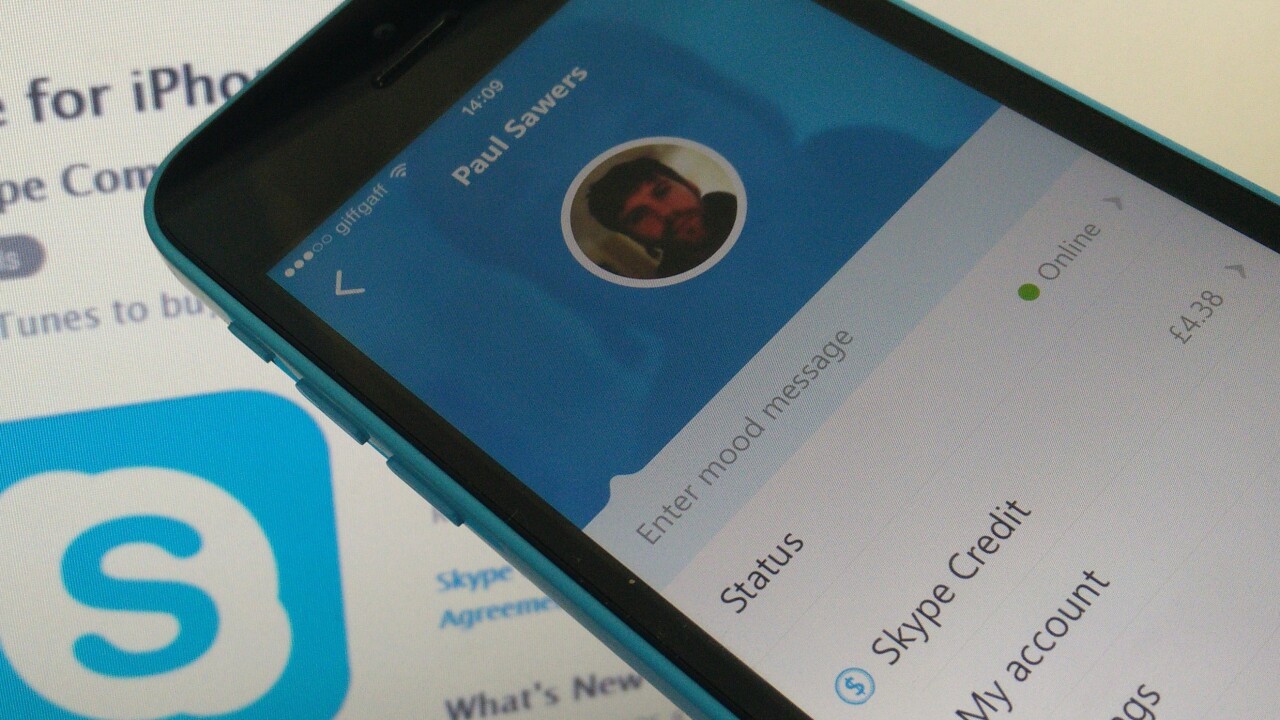 Skype gets the iOS 8 treatment, meaning you can now manage calls and messages from your lock screen