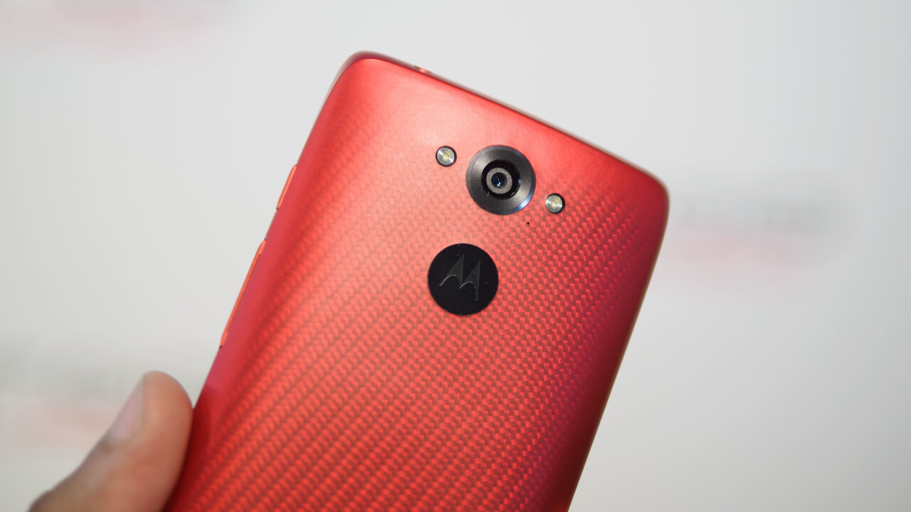 Motorola Droid Turbo Hands-on: A Moto X with a huge battery and better camera