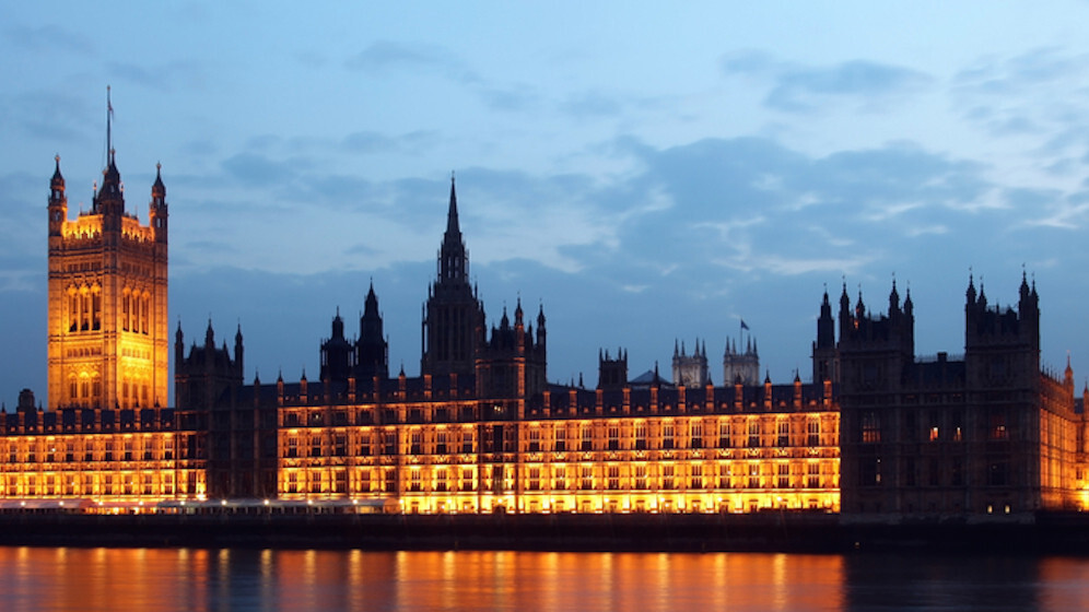 Social media sites must simplify their terms, UK parliamentary committee says