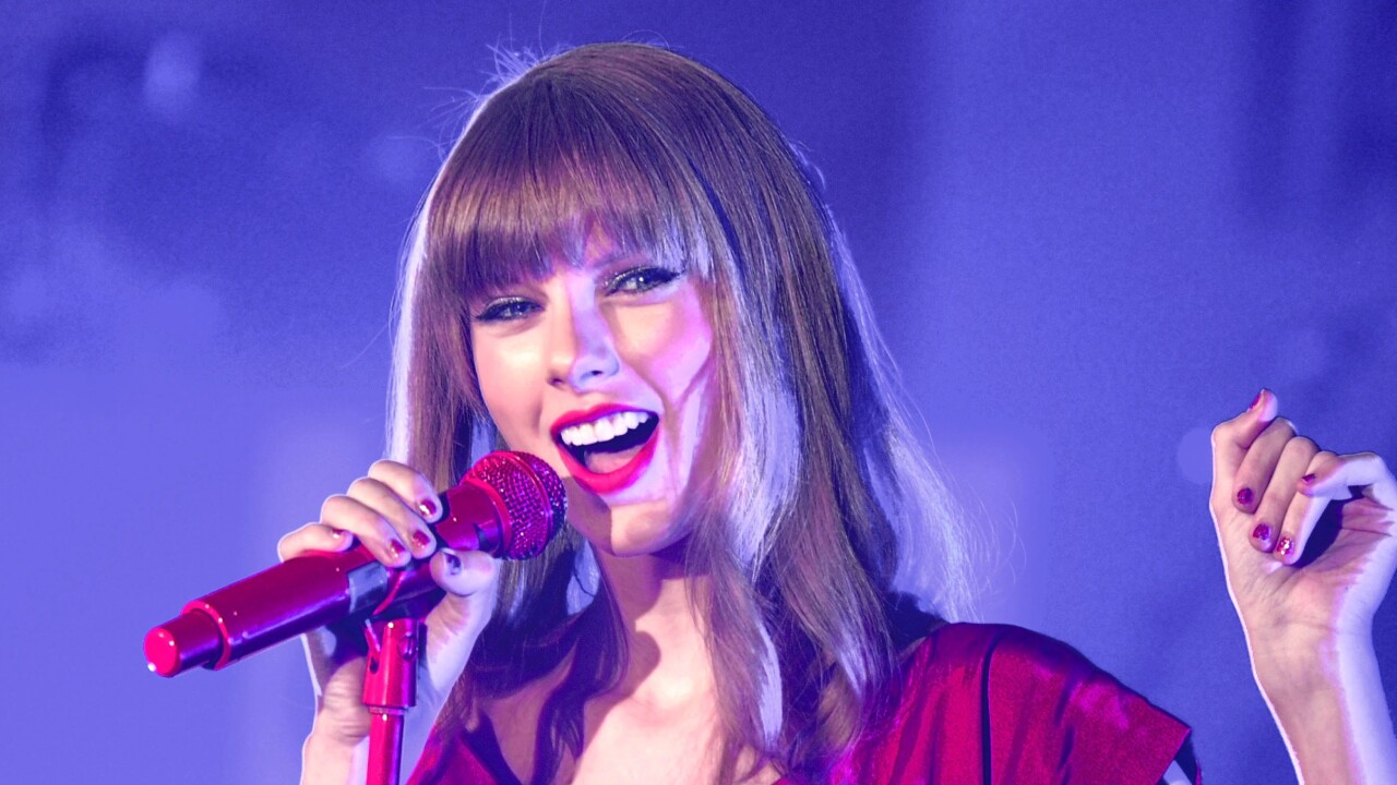 Taylor Swift removes all her albums from Spotify and other streaming services