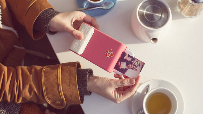 Prynt’s smartphone case brings a Polaroid-like and augmented reality experience in one