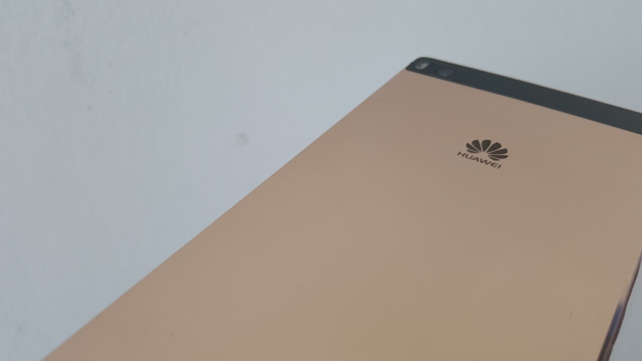 Hands-on with Huawei’s 5.2″ P8 flagship and huge 6.8″ P8max