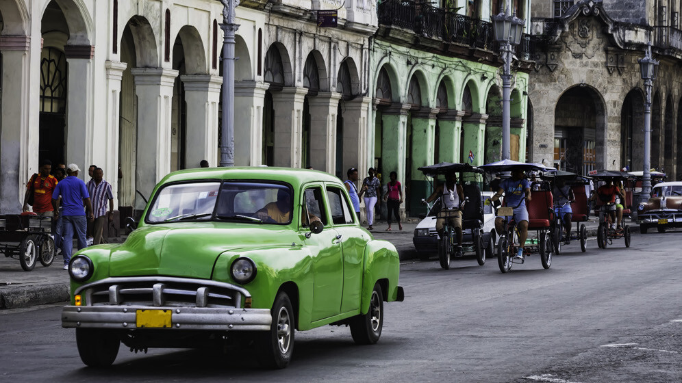 Obama says Google has a deal in place to bring Wi-Fi and broadband internet access to Cuba