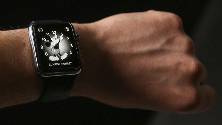 Make your Apple Watch look even cooler, in grayscale mode