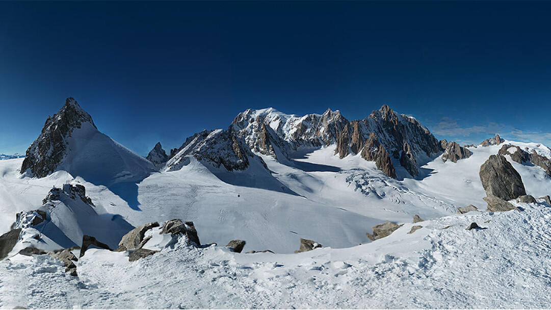 Here’s how a 353-gigapixel panorama is made