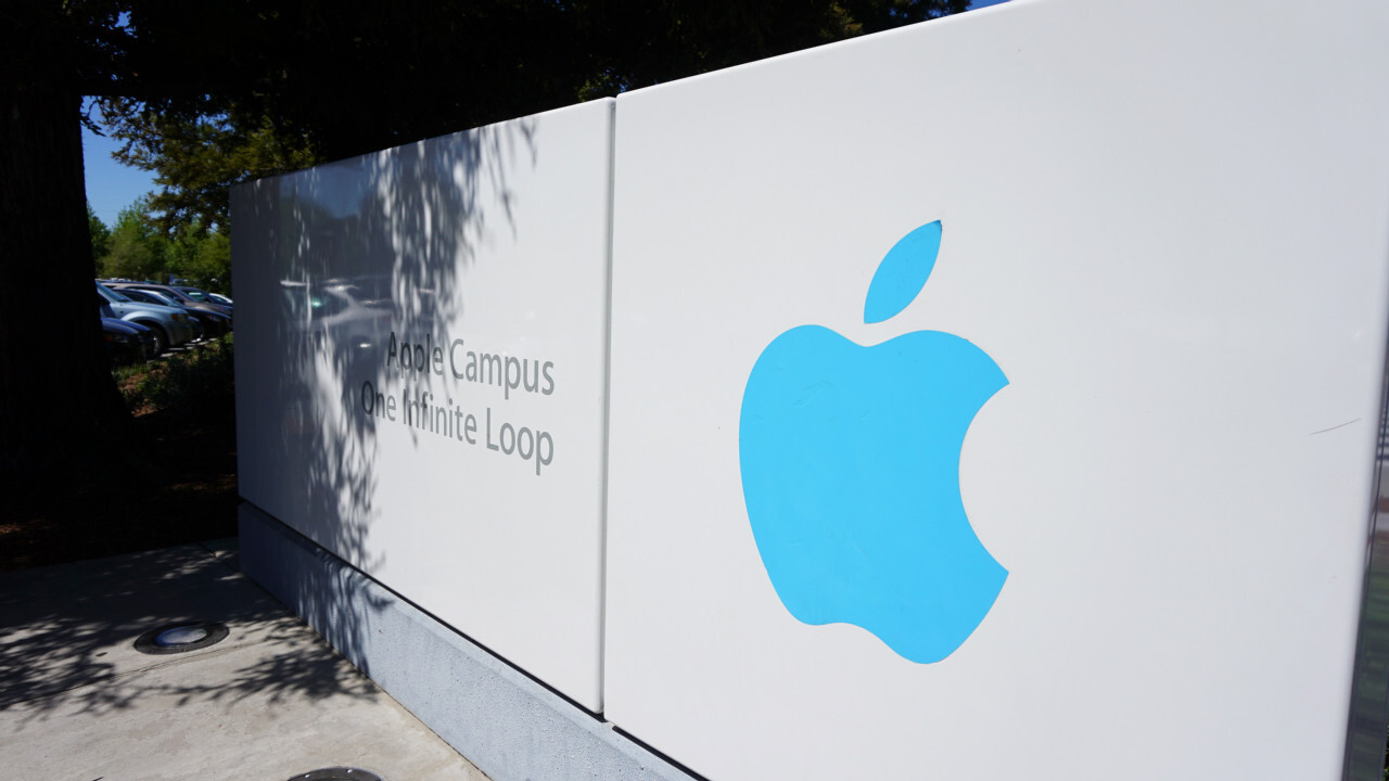 Apple reportedly has a ‘secret’ team with hundreds of employees working on VR