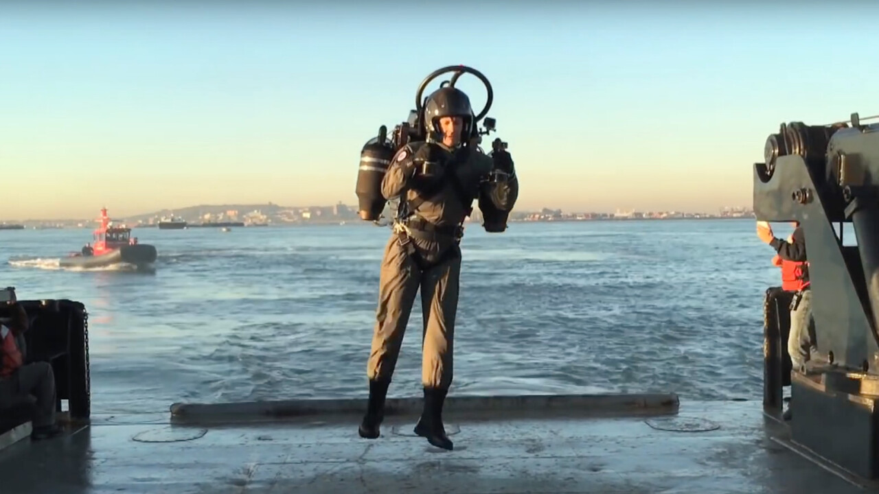 Watch this jetpack pilot soar past the Statue of Liberty