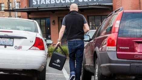 Drink your Starbucks without getting dressed, but you may wait an hour to get it