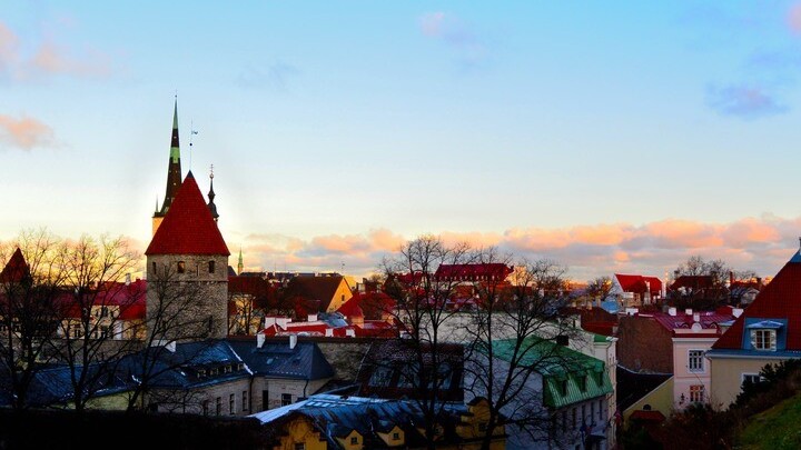 Estonia: Between East, West and the World