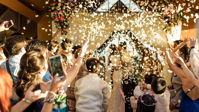 7 tech-savvy ways to upgrade your wedding