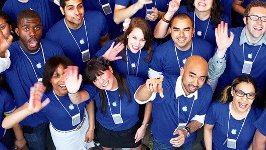 Stealing iPhones from the Apple Store is apparently as easy as wearing a blue shirt