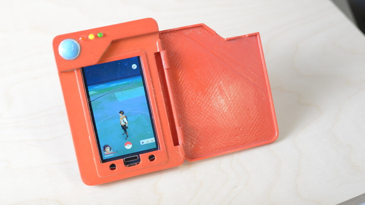 Genius builds a Pokédex phone battery case, and Nintendo should too