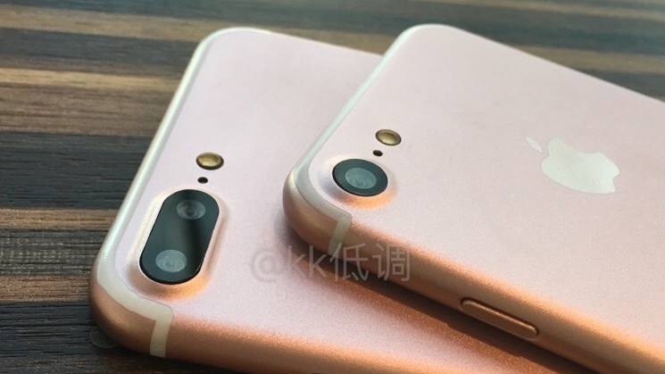 We want the iPhone 7 and 7 Plus dummies shown off in these photos and videos for real