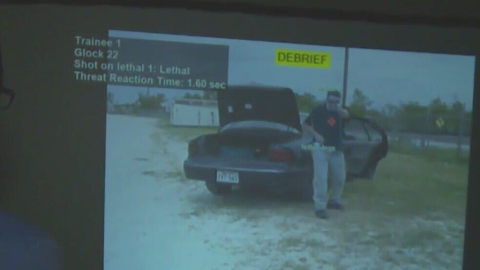 Simulation software helps police officers decide when to shoot or not to shoot