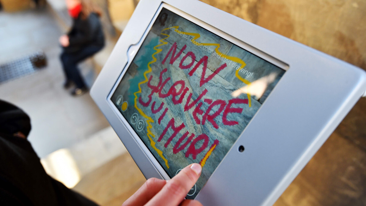 Florence uses ‘digital graffiti’ to protect its cathedral