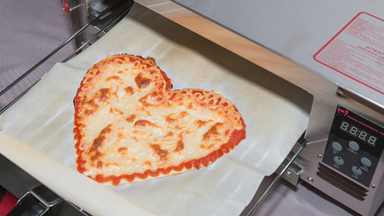 BeeHex robot can 3D-print (and cook) a pizza in just 6 minutes